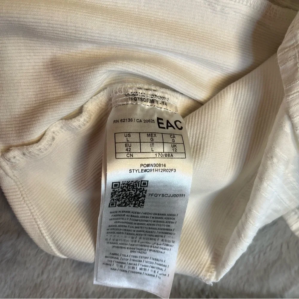 Guess White Short Sleeve Button Down Shirt - Picture 12 of 12